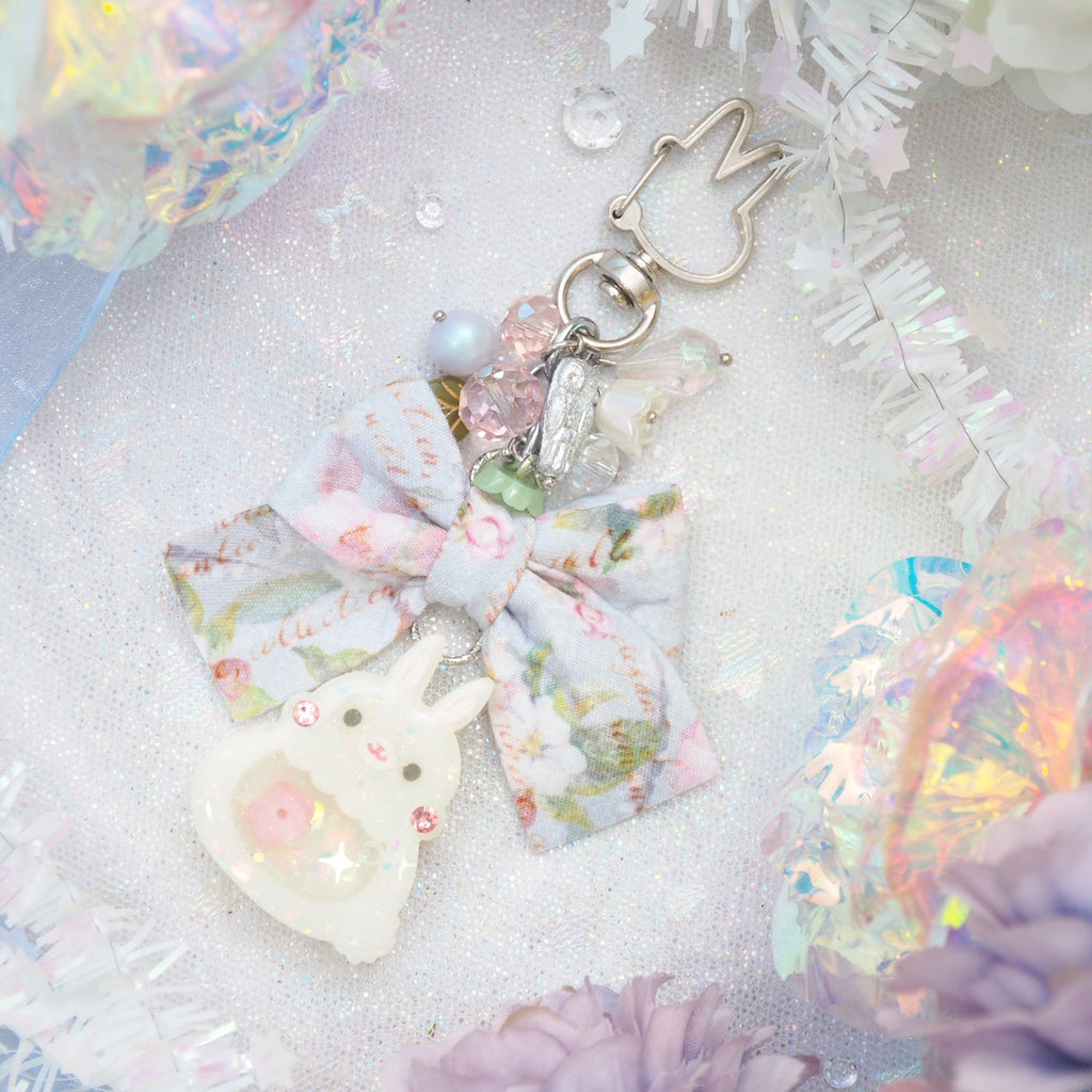 Snowshoe Bun Charm