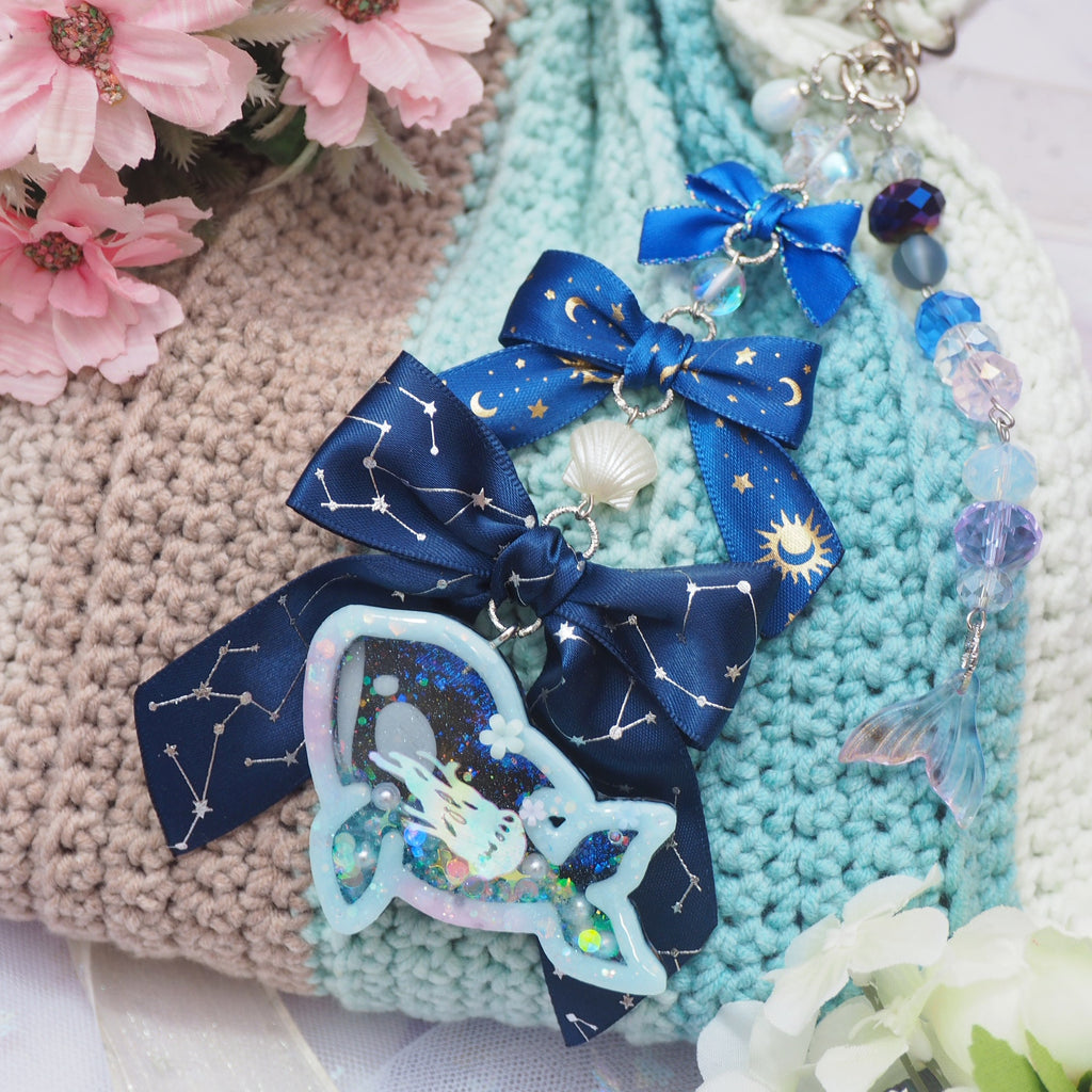 Opulent Orca Ribbon Cascade Charm - Arctic