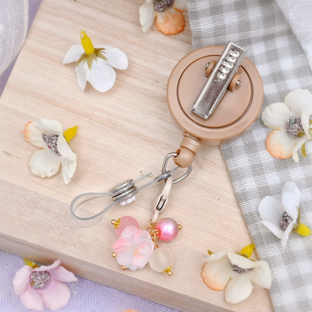 Badge Reel  - Surprise! Cream Point