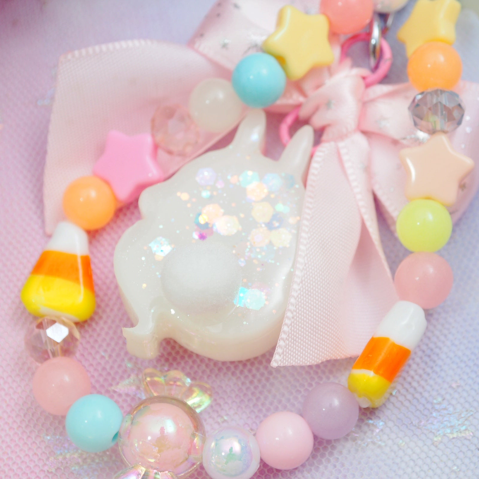 Candy Loop Pink-a-boo Ghostie Bun Charm