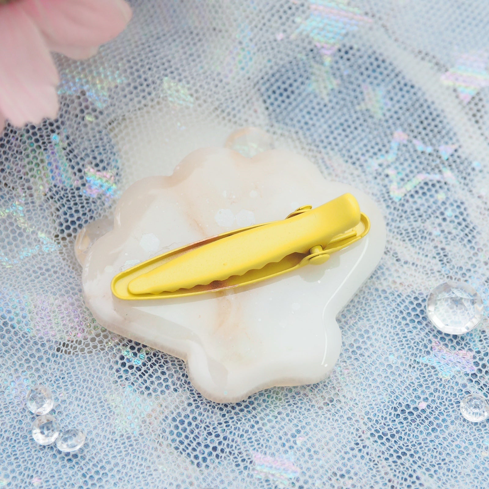 Baby Shell Clip