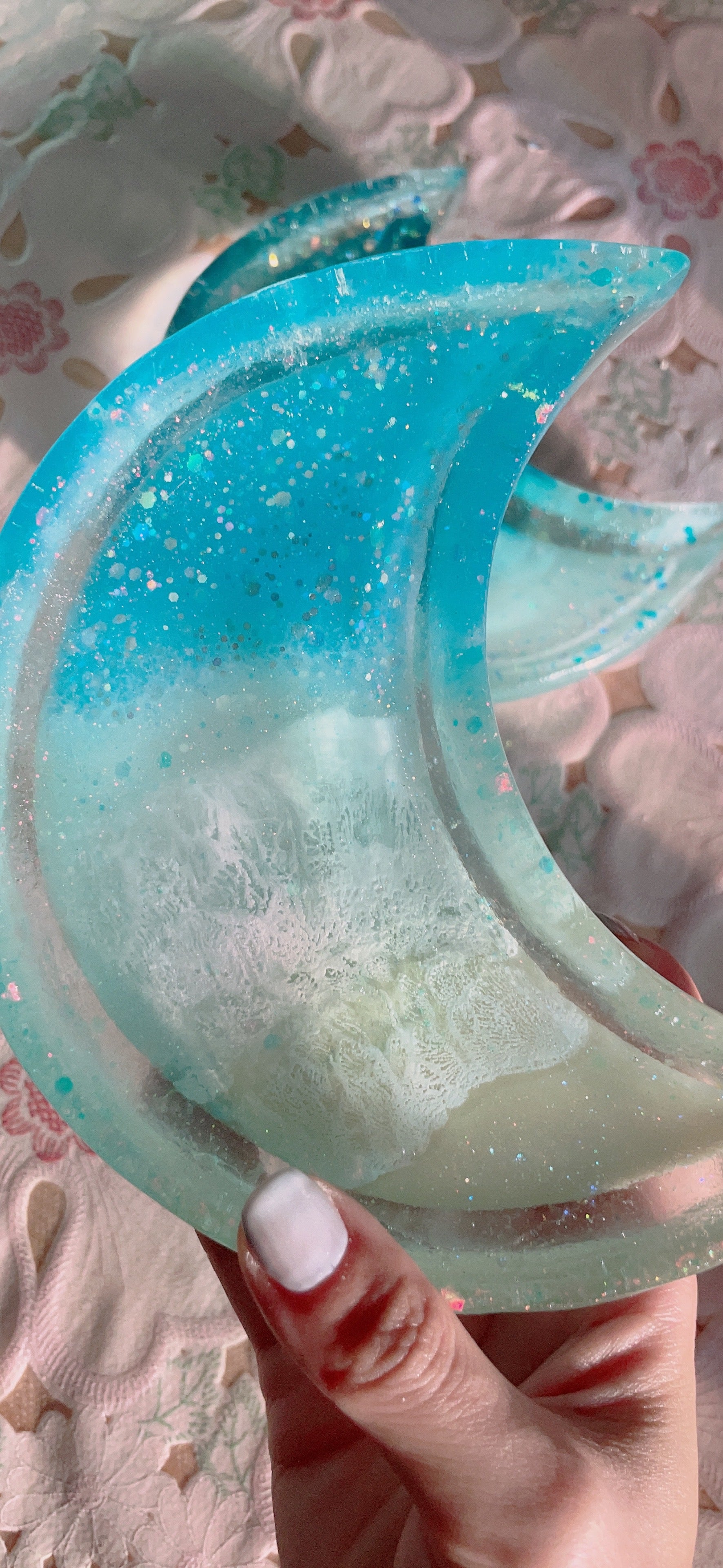 Blue Lagoon Glow Mega Moon Dish