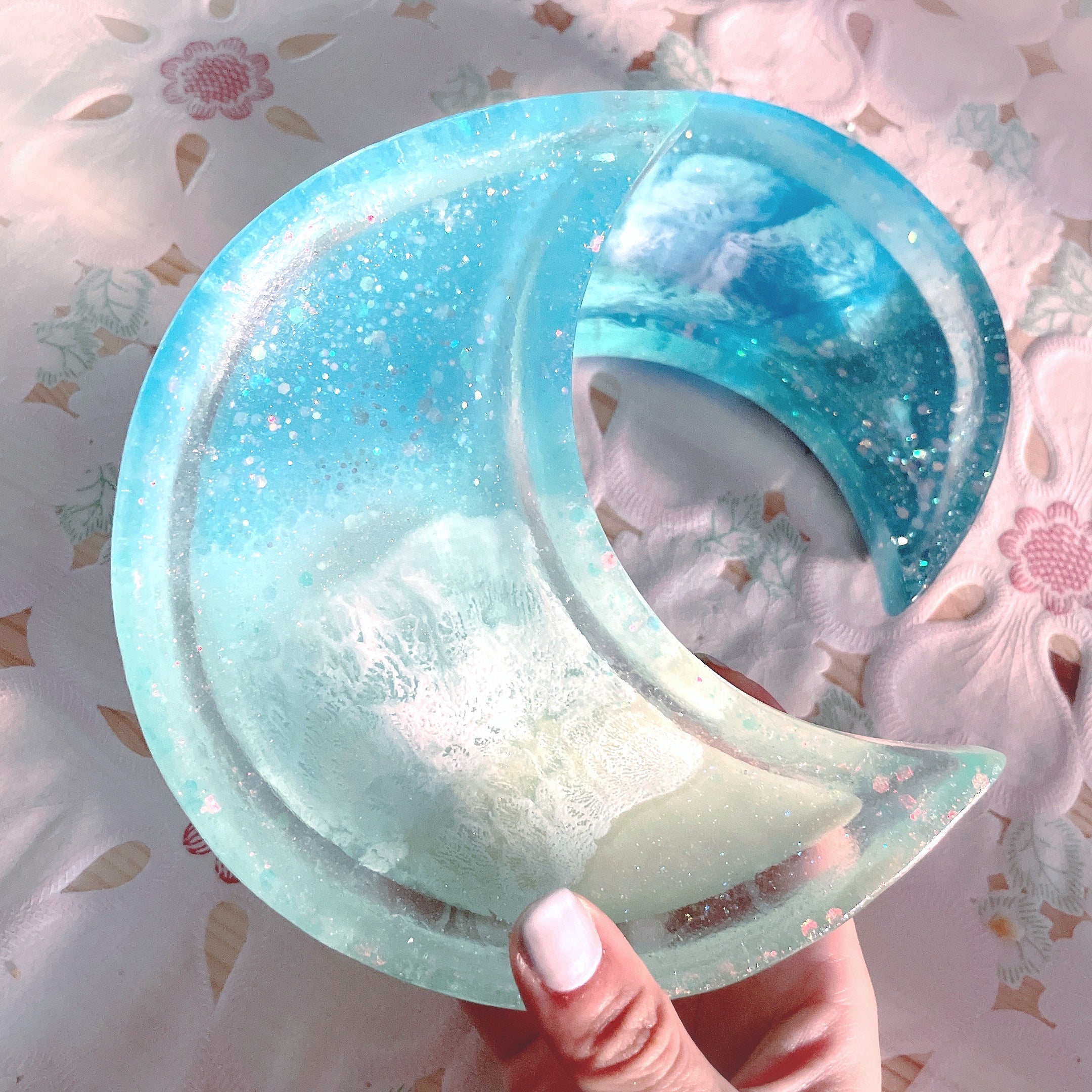 Blue Lagoon Glow Mega Moon Dish