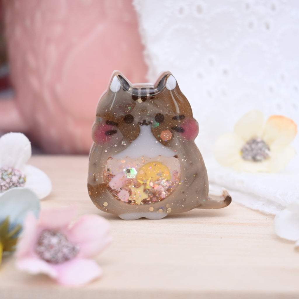 Cat Brooch - Marble brown tux