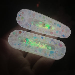 Ghoul Dust Hairclip with Tiny Holo Skull (Teardrop)