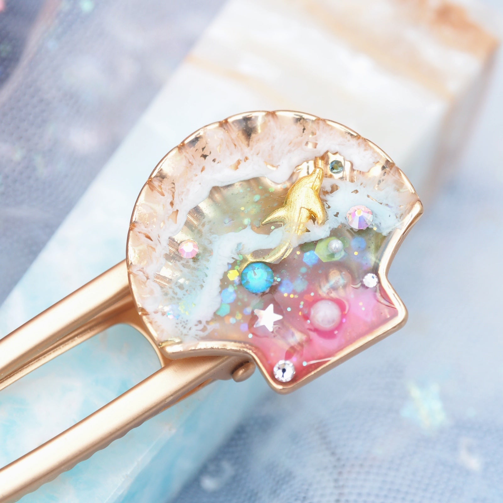 Scoop of the Ocean Prism Tides Porpoise Barrette