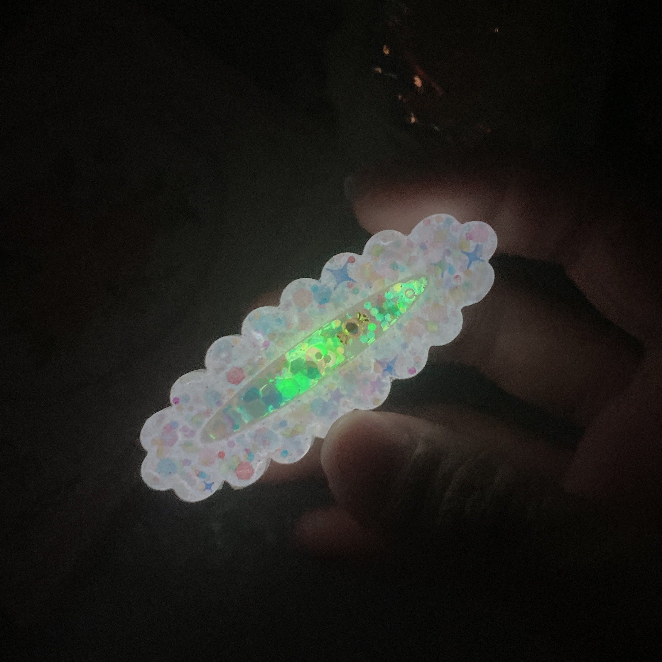 Ghoul Dust Hairclip (Frilly Oval)
