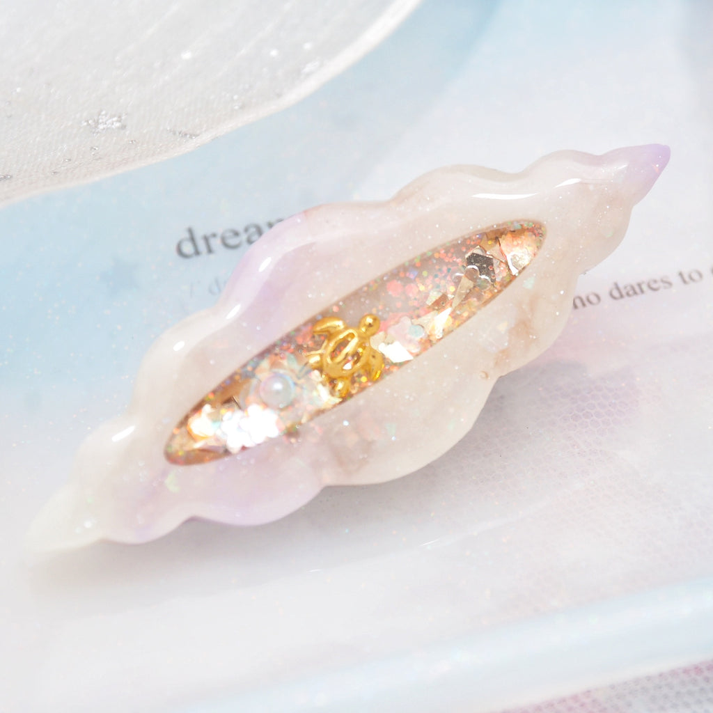 Mini Cowrie Shell C (5cm Clip)