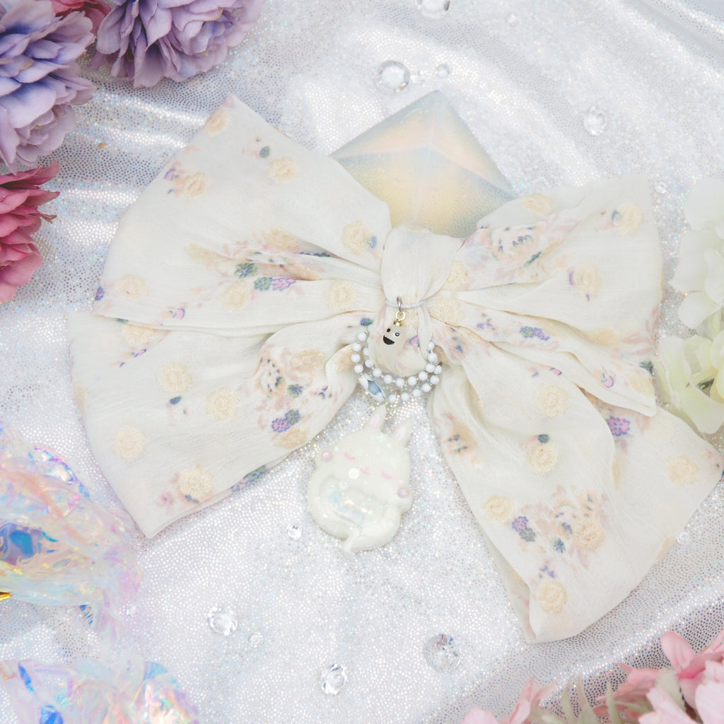 Ghostie Buns Giant Milky Hairbow Clasp