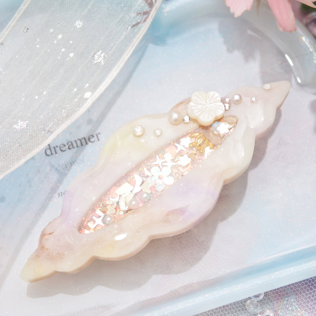 Cowrie Shell (White Multi Glow, 6cm Clasp)