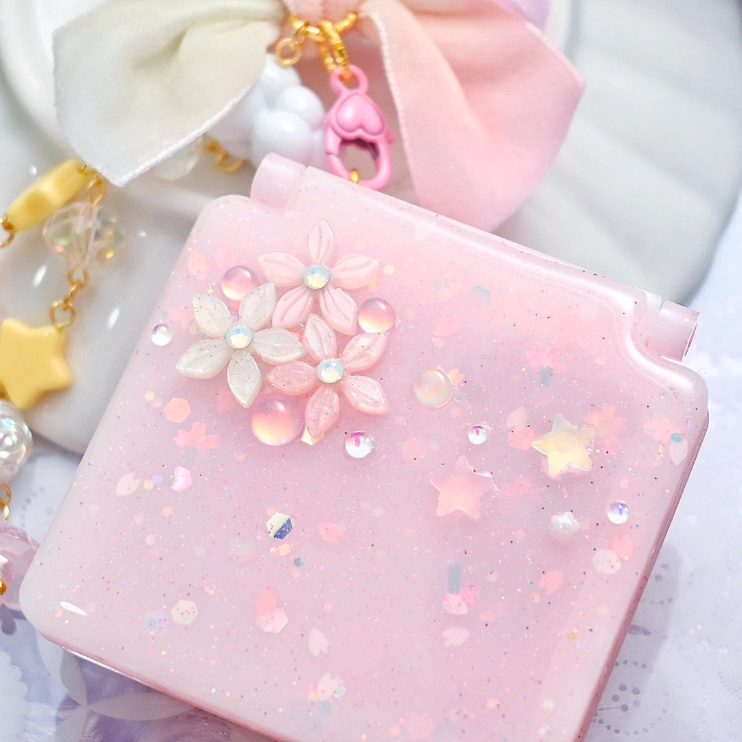 (Instock) Kirby in Sakura Land Game Charm B