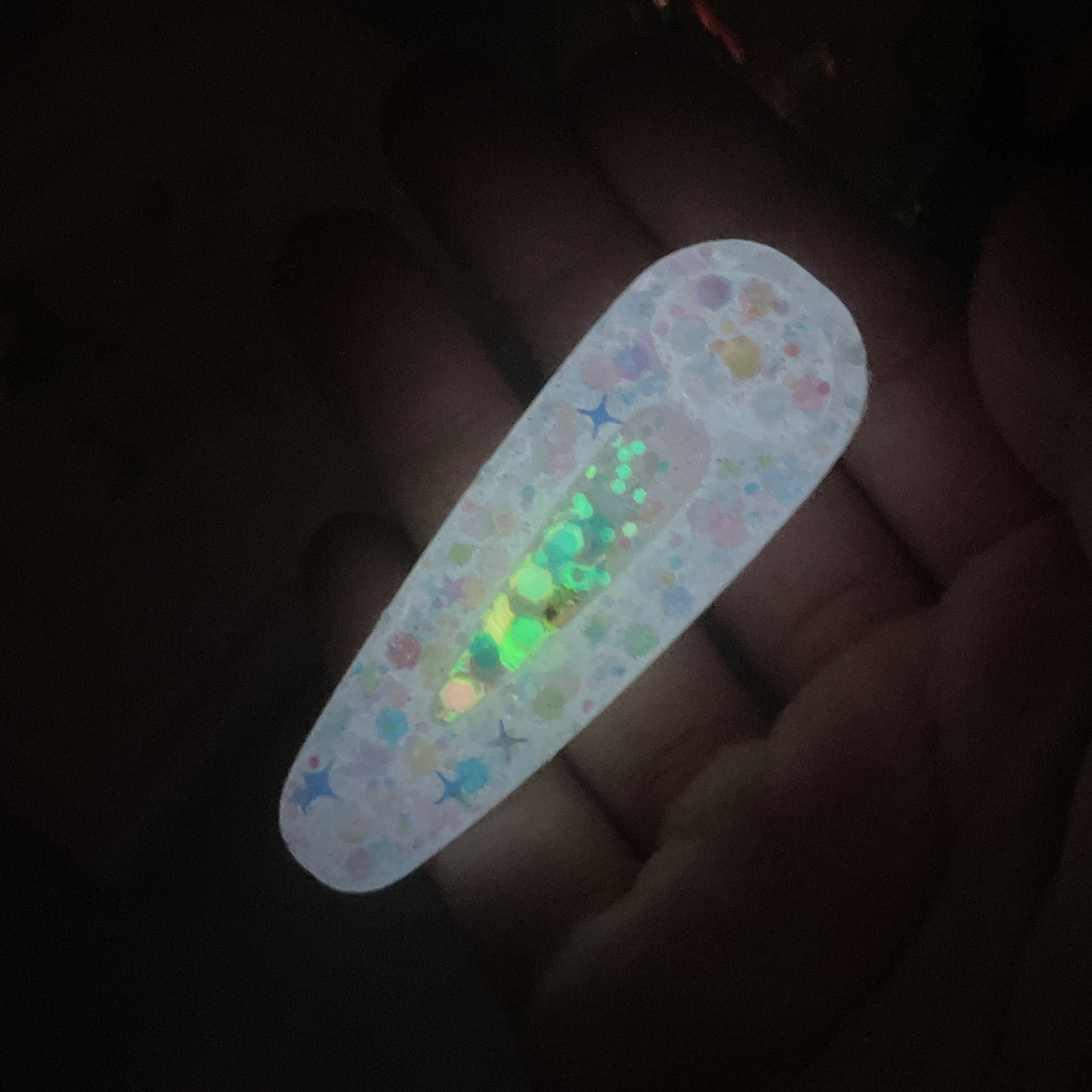 Ghoul Dust Hairclip with Tiny Holo Skull (Teardrop)