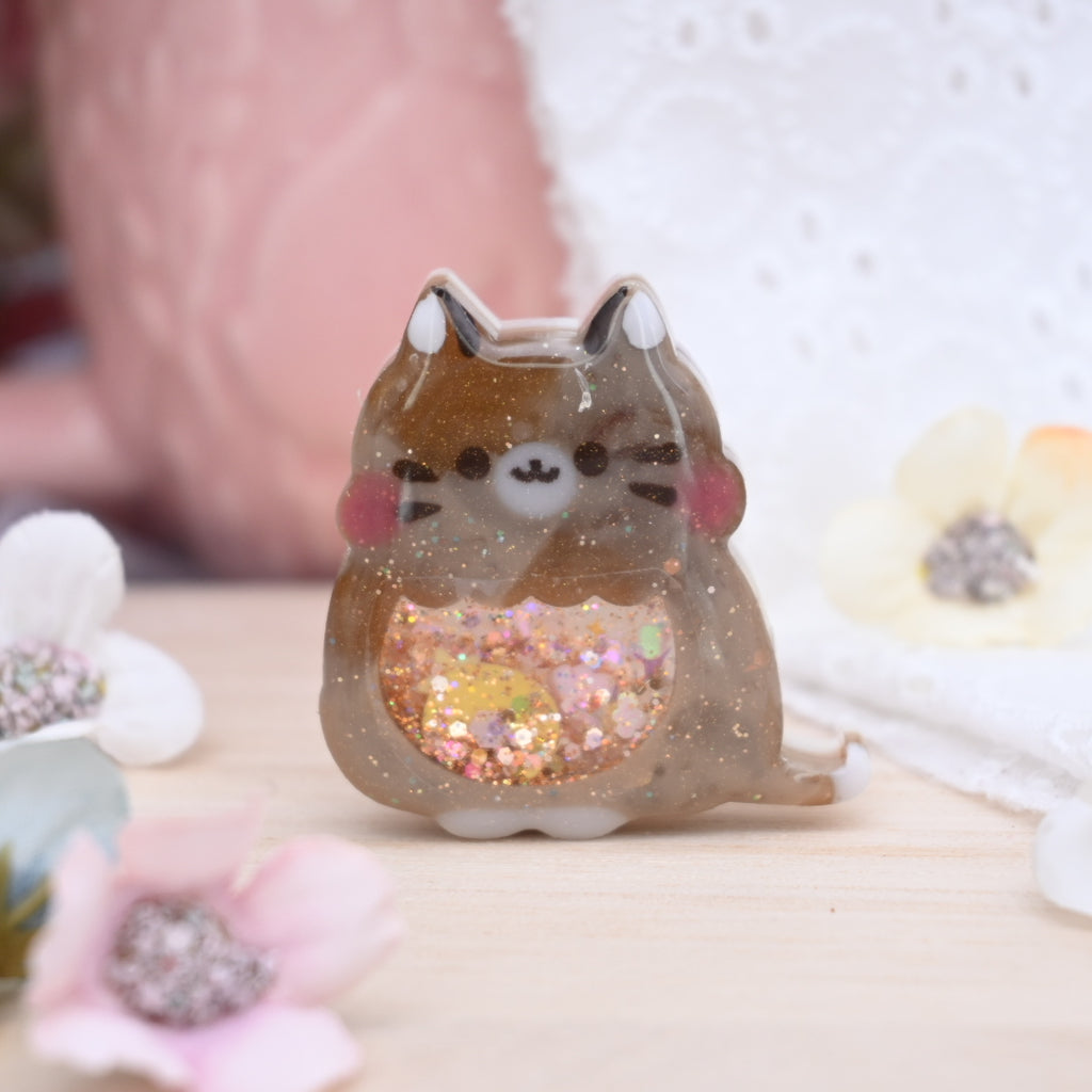 Cat Brooch - Marble brown with socks