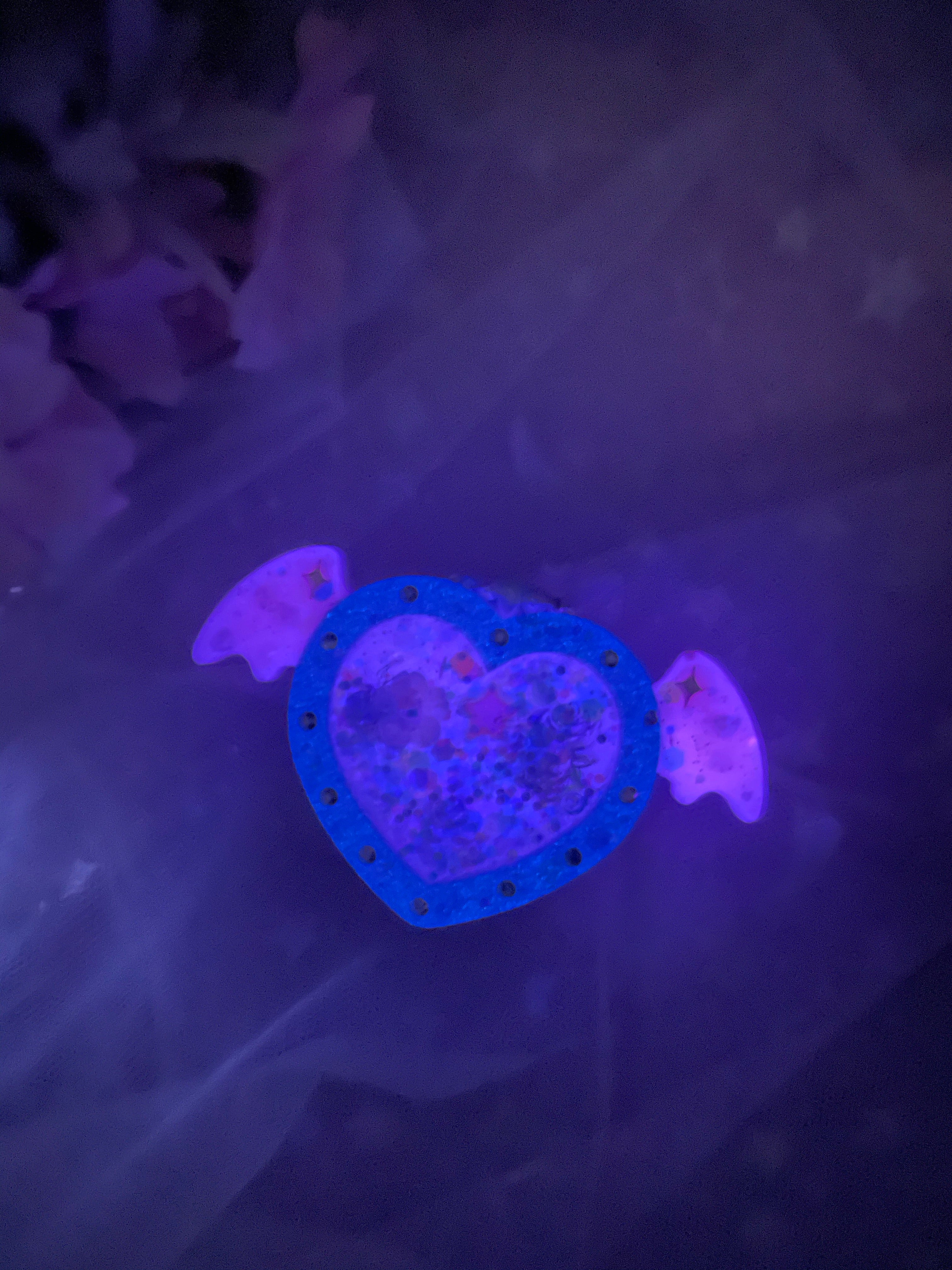 Winged Heart Grip (with painted floral background)