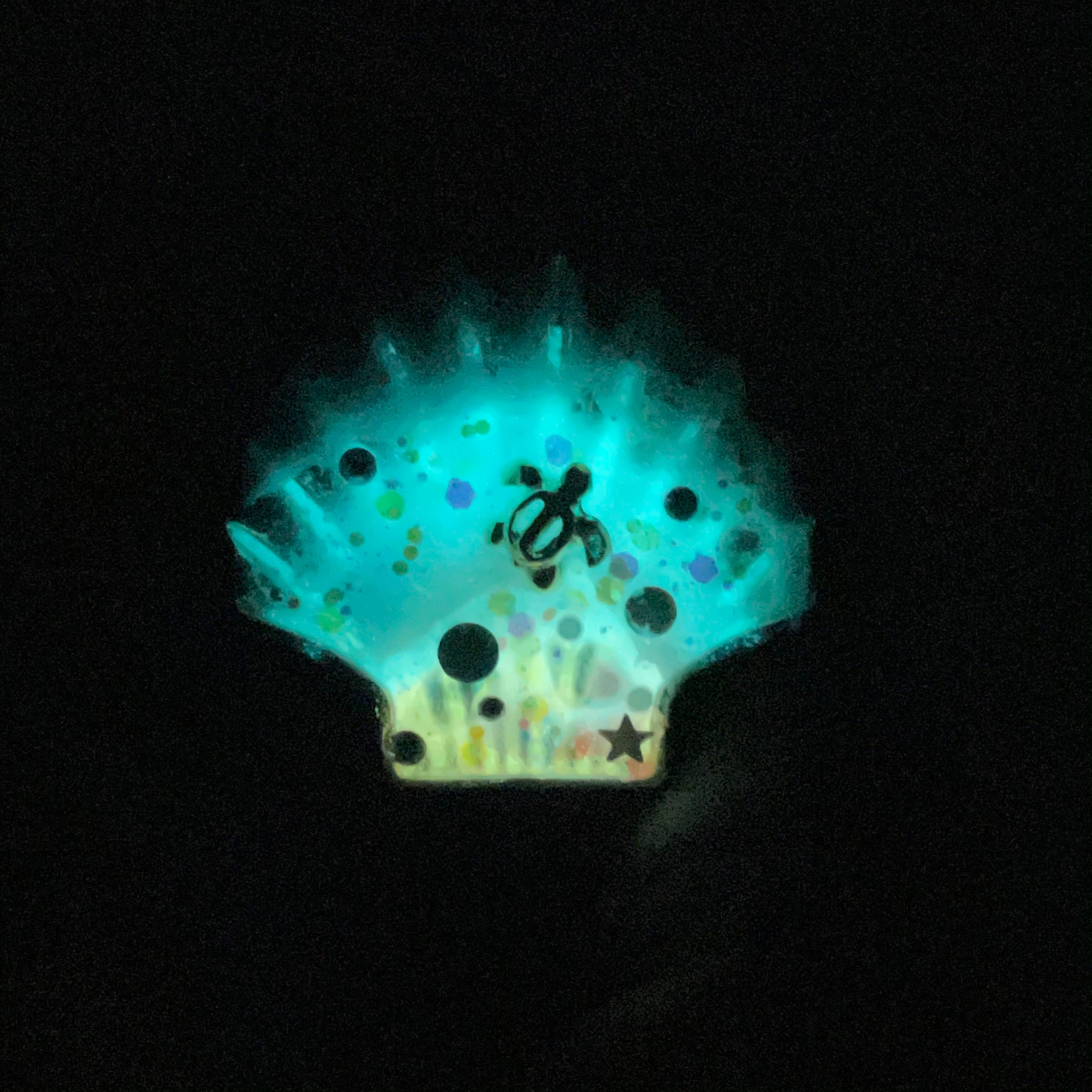 Scoop of the Ocean Prism Tides Turtle Barrette