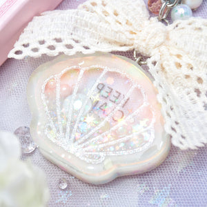 Keep Clam and Carry On Charm (Glowing)