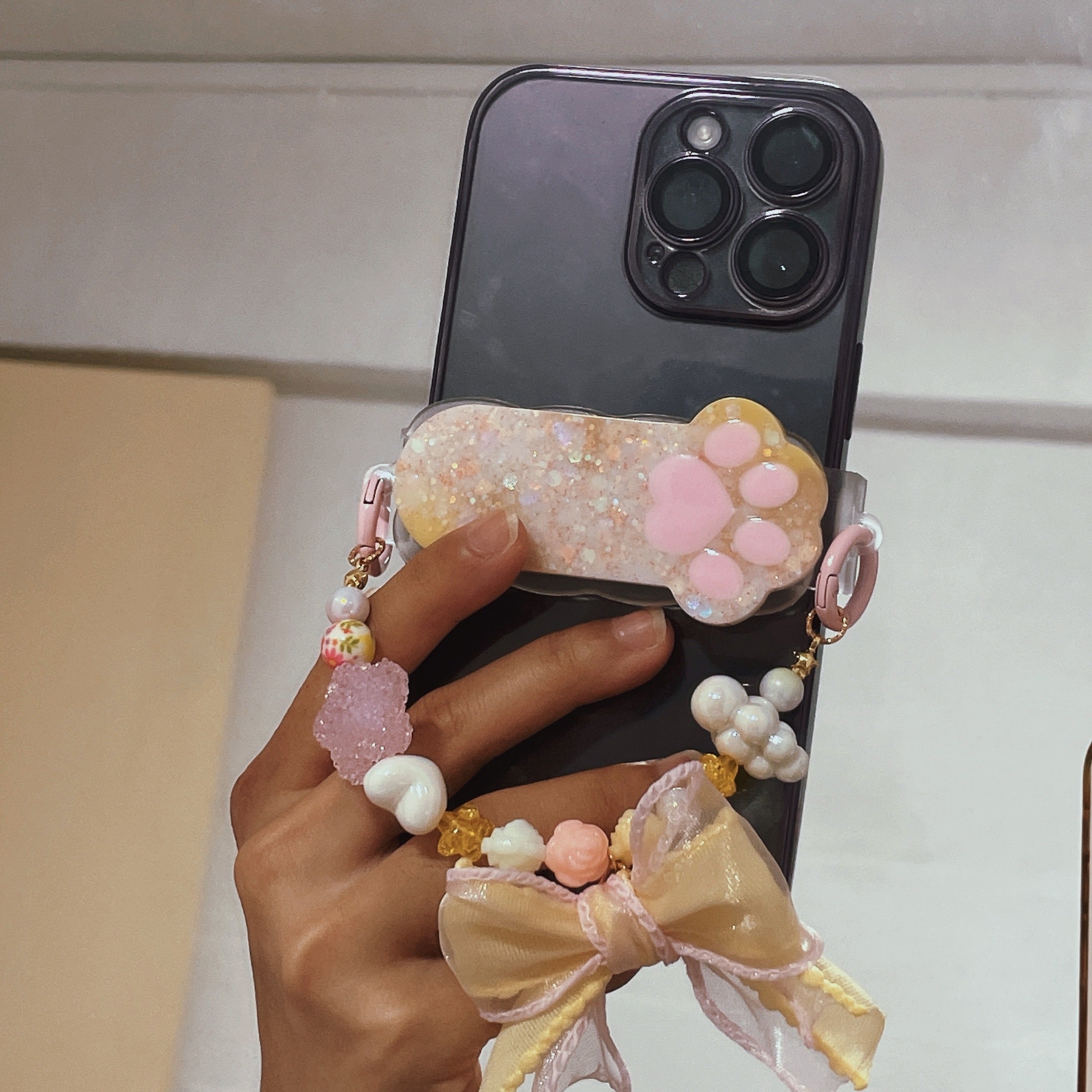 Bar Phone Grip - Pastel Paw
