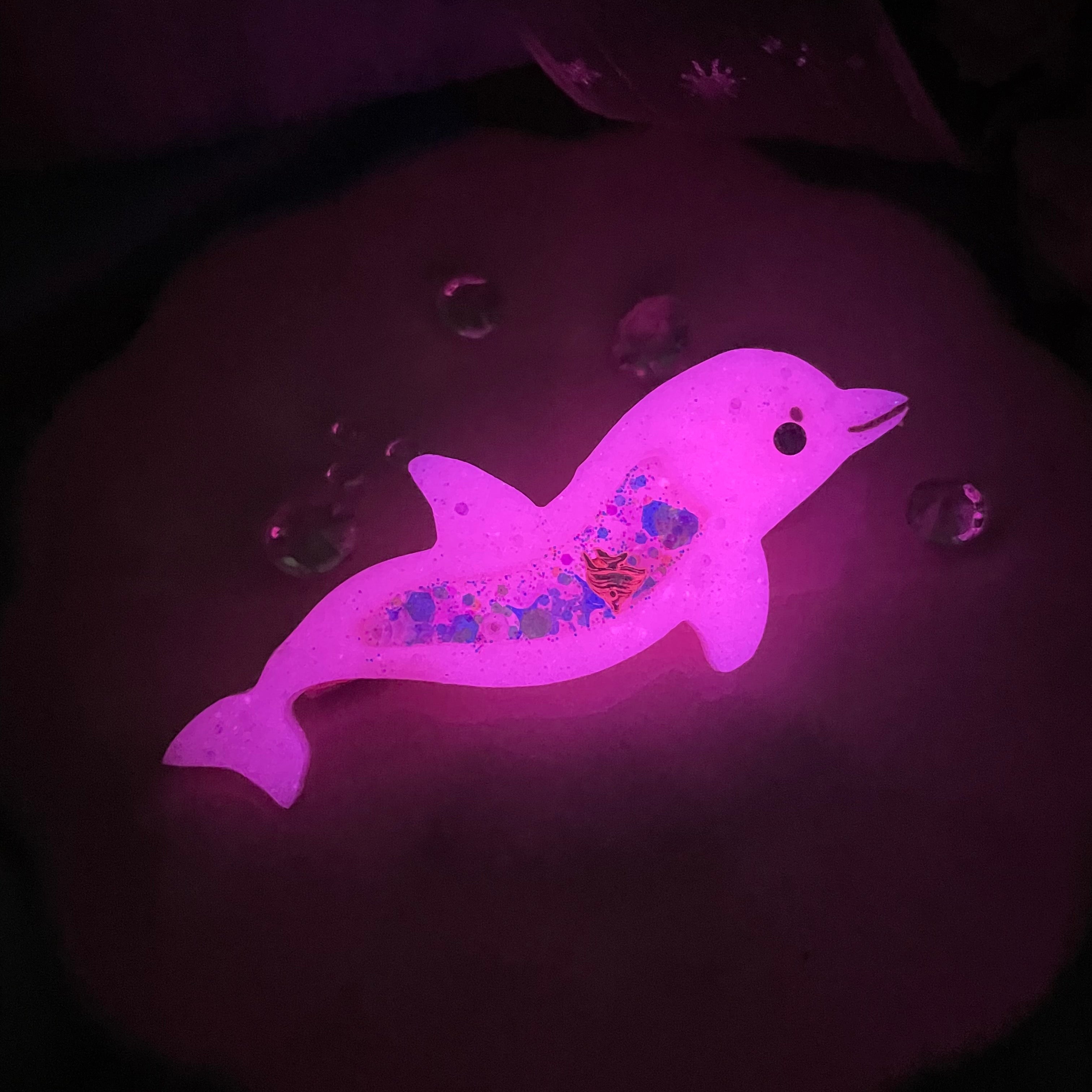 Pink Dolphin Clip (6cm right side clip)