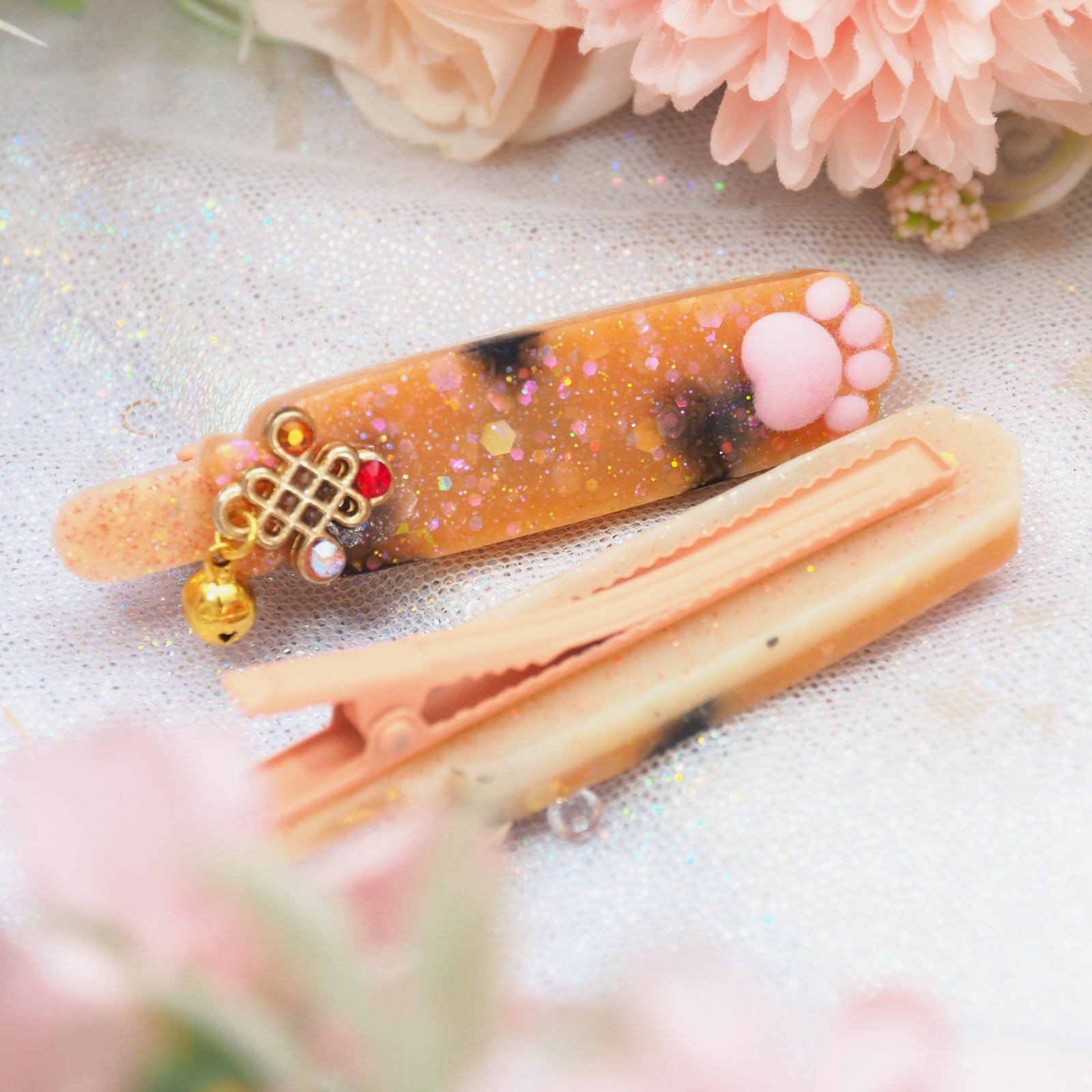 Flocked Tiger Pawky Hairclip