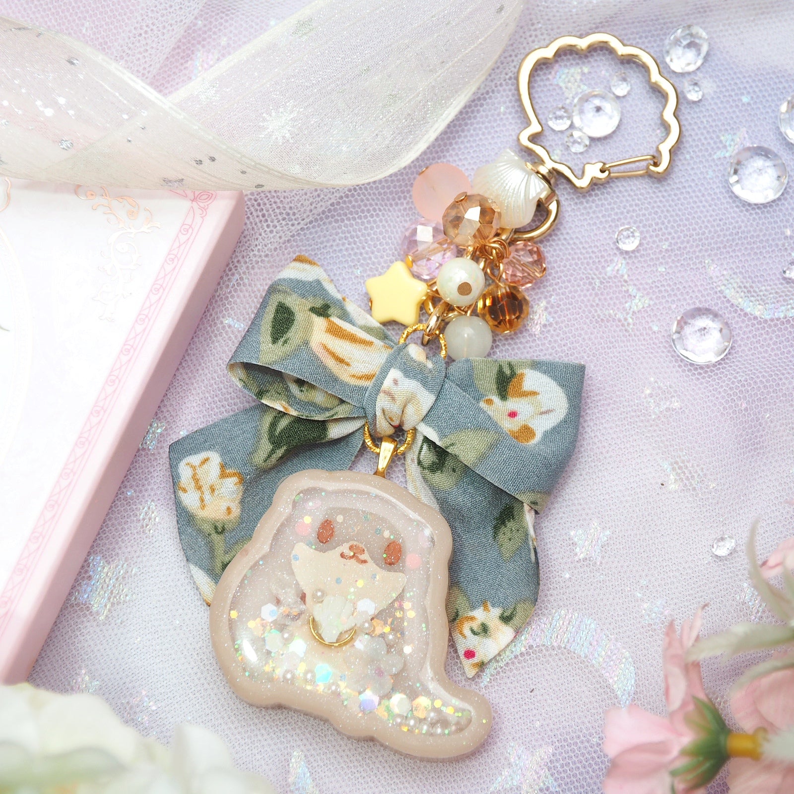Interactive Otter Charm (Garden Grey)