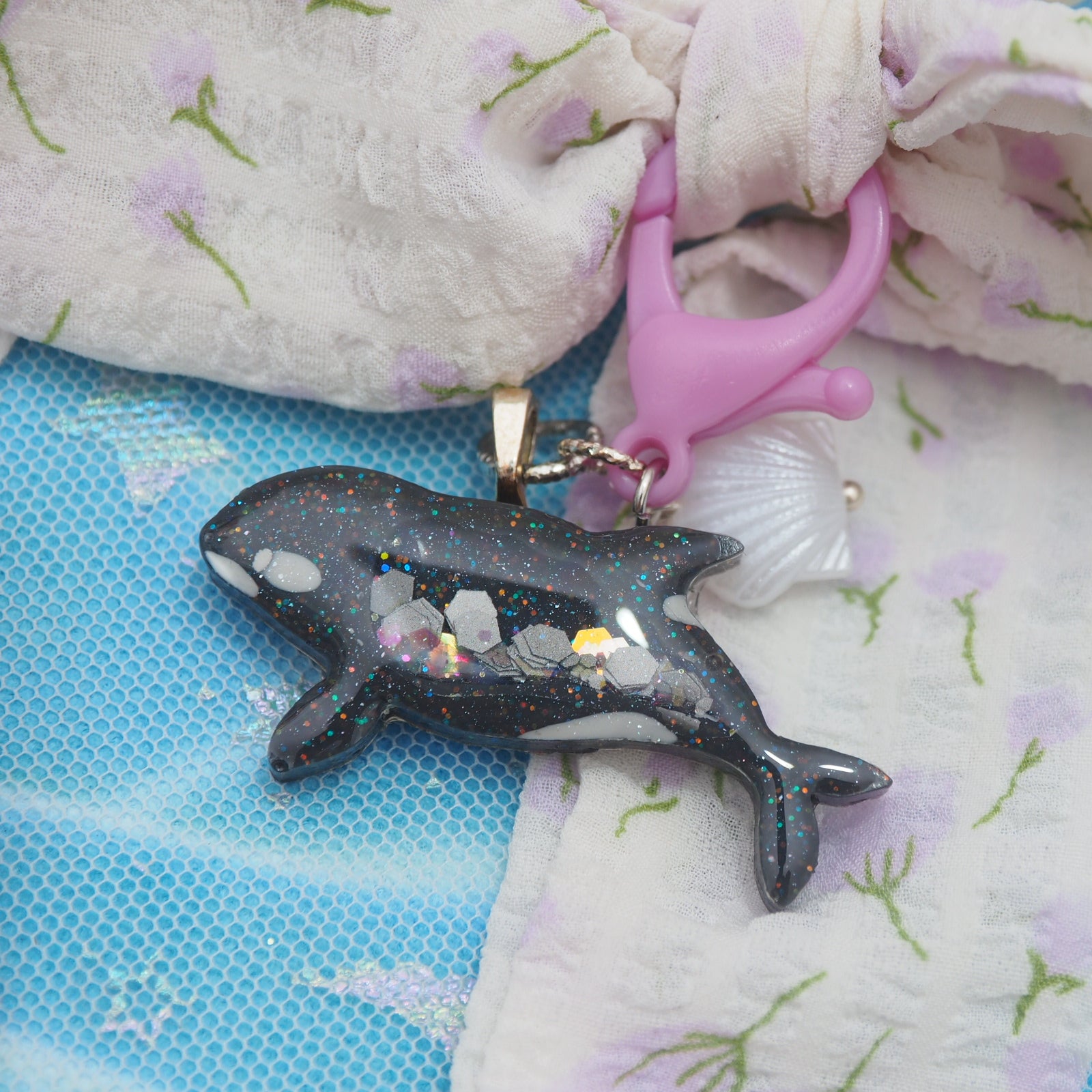Baby Orca Charm (Pearly Hairties)