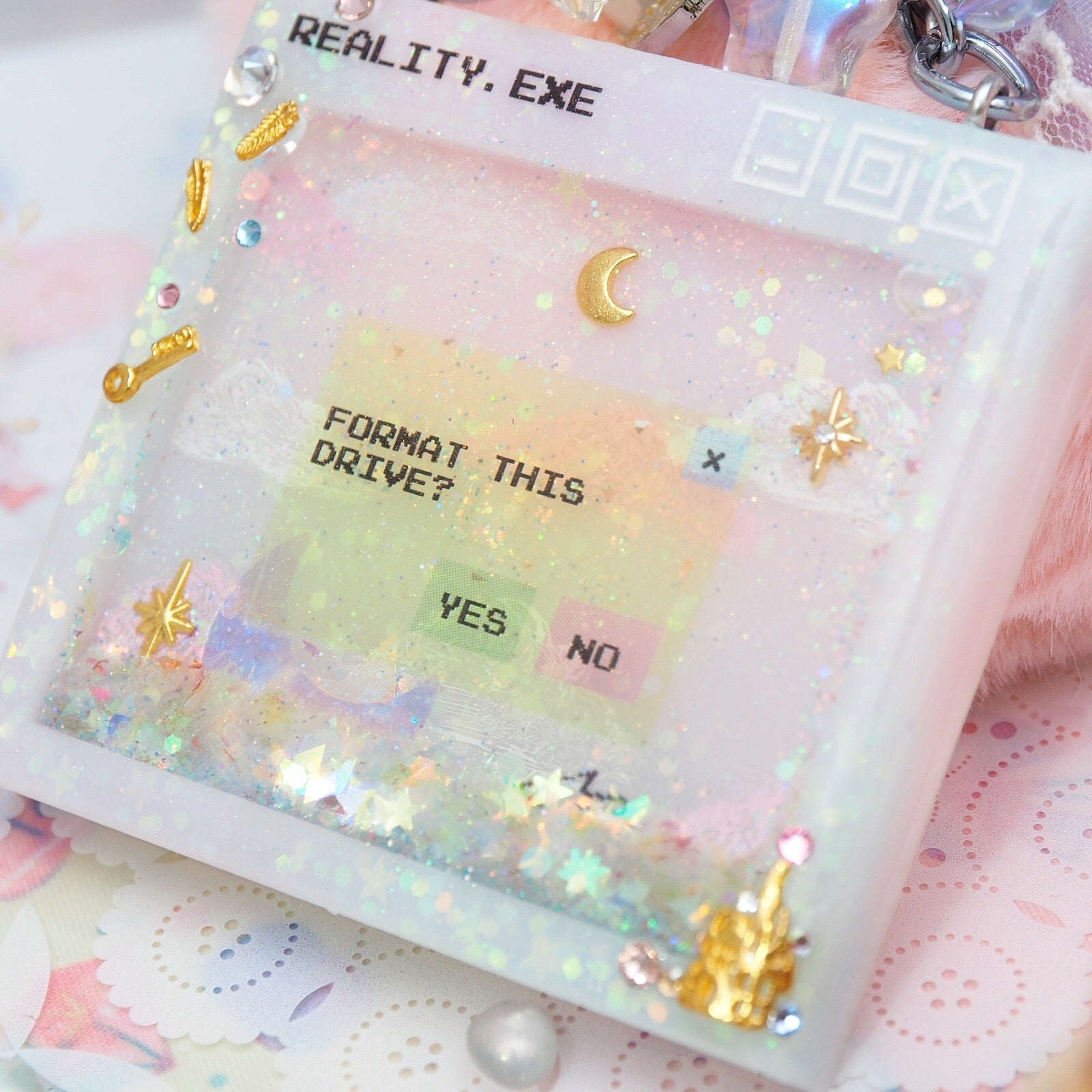 Reality.exe Explorer Charm (Glowing)