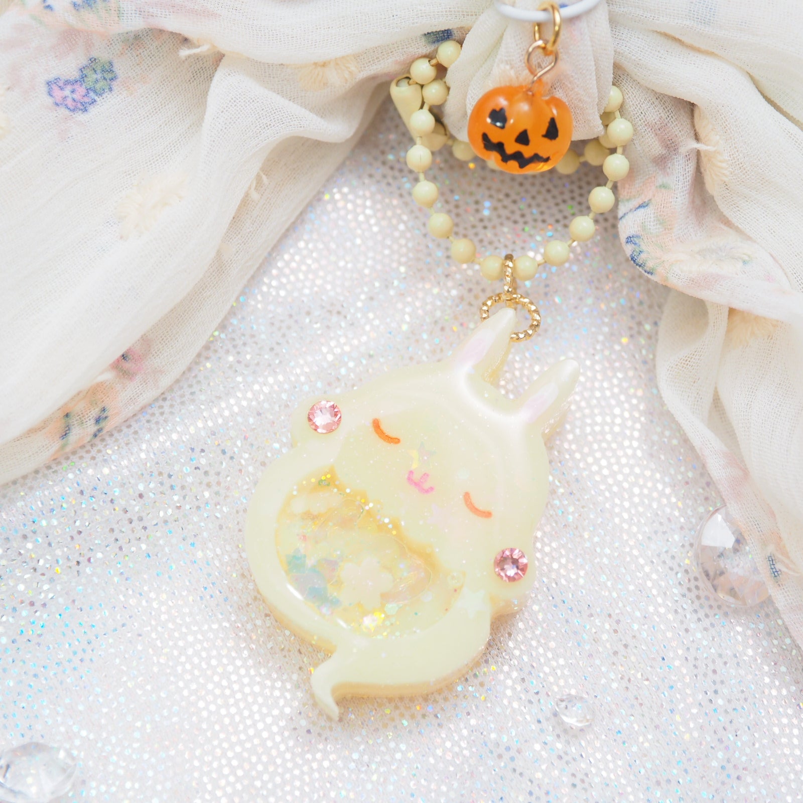 Ghostie Buns Giant Milky Hairbow Clasp